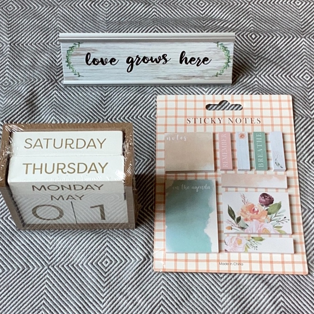 Inspirational desk gift bundle NWT -perpetual calendar, deskplate & sticky notes